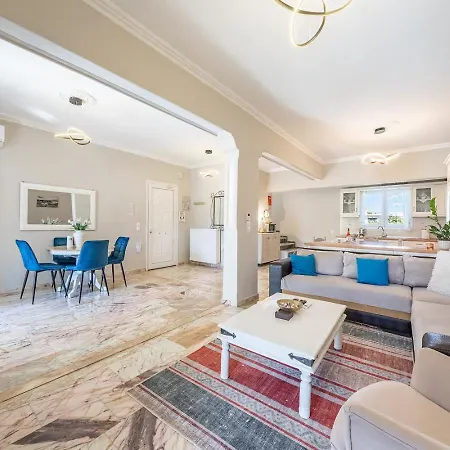 Luxury Family In The Center Of * Kassiopi
