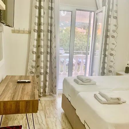 Luxury Family In The Center Of * Kassiopi