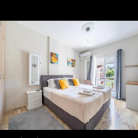Luxury Family In The Center Of