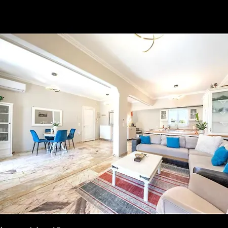 Holiday home Luxury Family In The Center Of